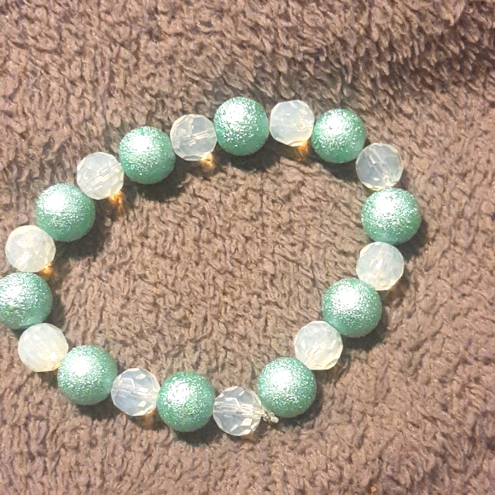 Blue stretchy bracelet